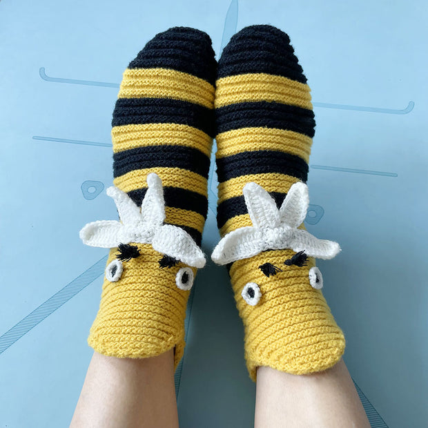 Autumn And Winter Warm Little Bee Cartoon Knitted Woolen Yarn Socks