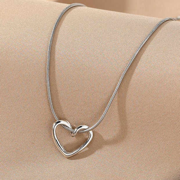 Niche Hollow Heart Necklace For Women